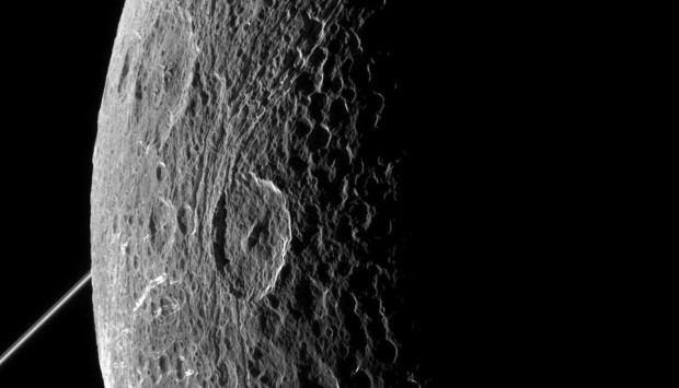 Saturn-moon-Dione1-620x355.jpg