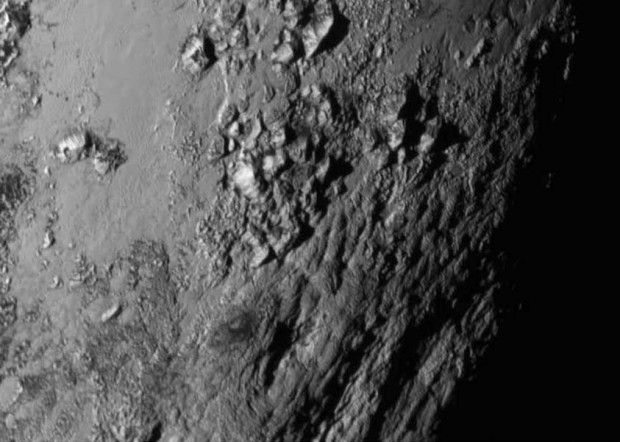 Pluto-ice-Mountains