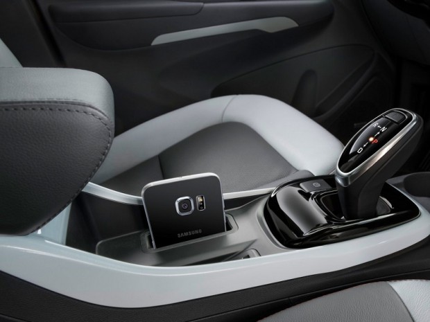 the-car-also-has-wireless-charging-in-the-console