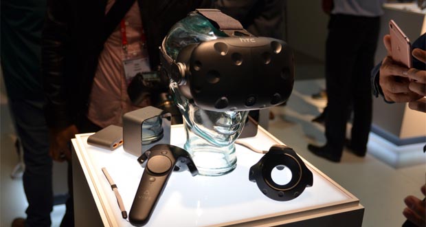 هدست واقعیت مجازی HTC Vive VR در ماه آپریل به قیمت ۷۹۹ دلار عرضه خواهد شد