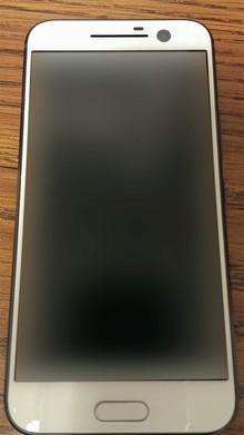 گوشی HTC One M10 را در رنگ سفید مشاهده کنید ۱