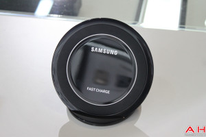 Samsung-Galaxy-S7-Edge-Wireless-Charger-AH-2-300x200