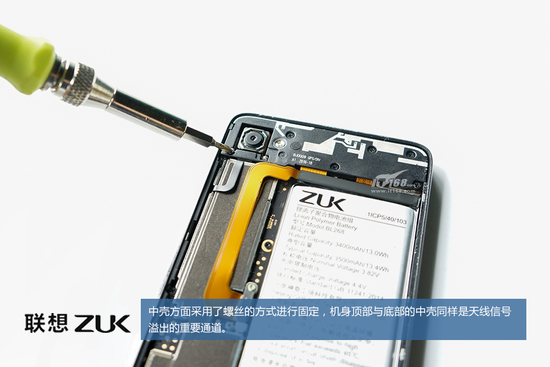 اولین کالبد شکافی گوشی ZUK Z2 1