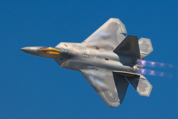 1280px-Lockheed_Martin_F-22A_Raptor_JSOH-620x413.jpg