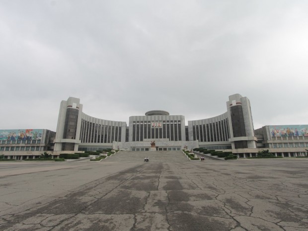 تصاویری جالب و عجیب از بناهای عظیم کره شمالی -Manyongdae