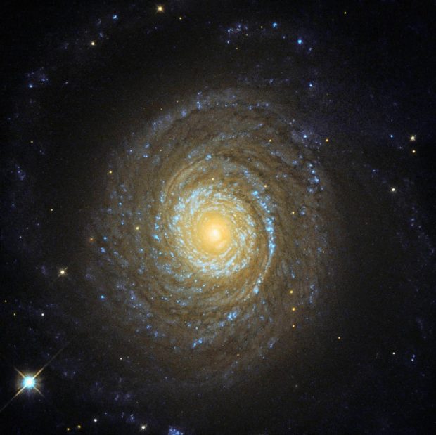 تلسکوپ فضایی هابل تصویر زیبایی را از کهکشان NGC 6753 به ثبت رساند