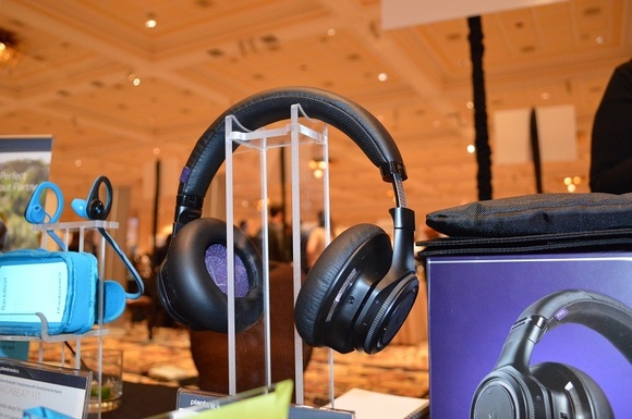 coolest-headphones-of-CES-2015-5