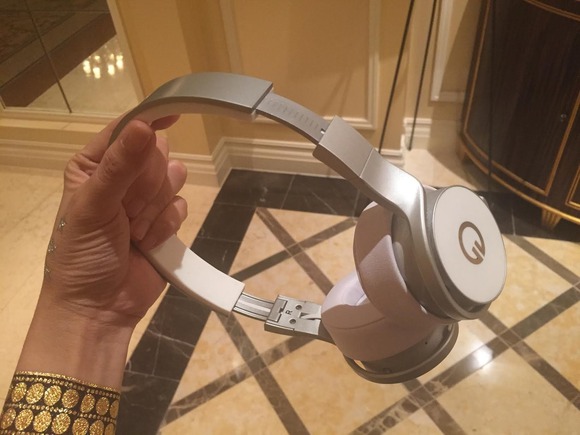coolest-headphones-of-CES-2015-6