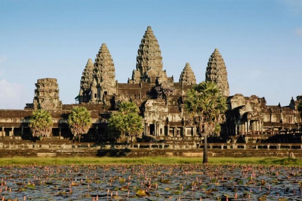 مجله خبری ایشومر Angkor-Wat-620x412 آشنایی با عجیب ترین تمدن های گمشده تاریخ تكنولوژی هنر هنر و معماری  نباتیان مینوان‌ مسینیان کلوویس فرهنگ دره خمر تمدن ایندوس امپراطوری المک آناسازی آکسومیت The Mycenaeans  