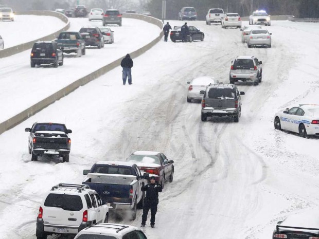 10 نکته برای رانندگی در برف که هر راننده‌ای باید بداند